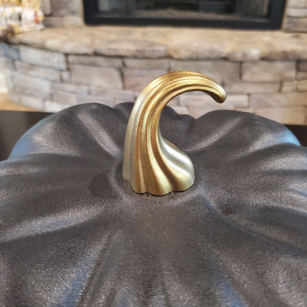 Black Pumpkin Dutch Oven-NWT - Picture 4 of 4